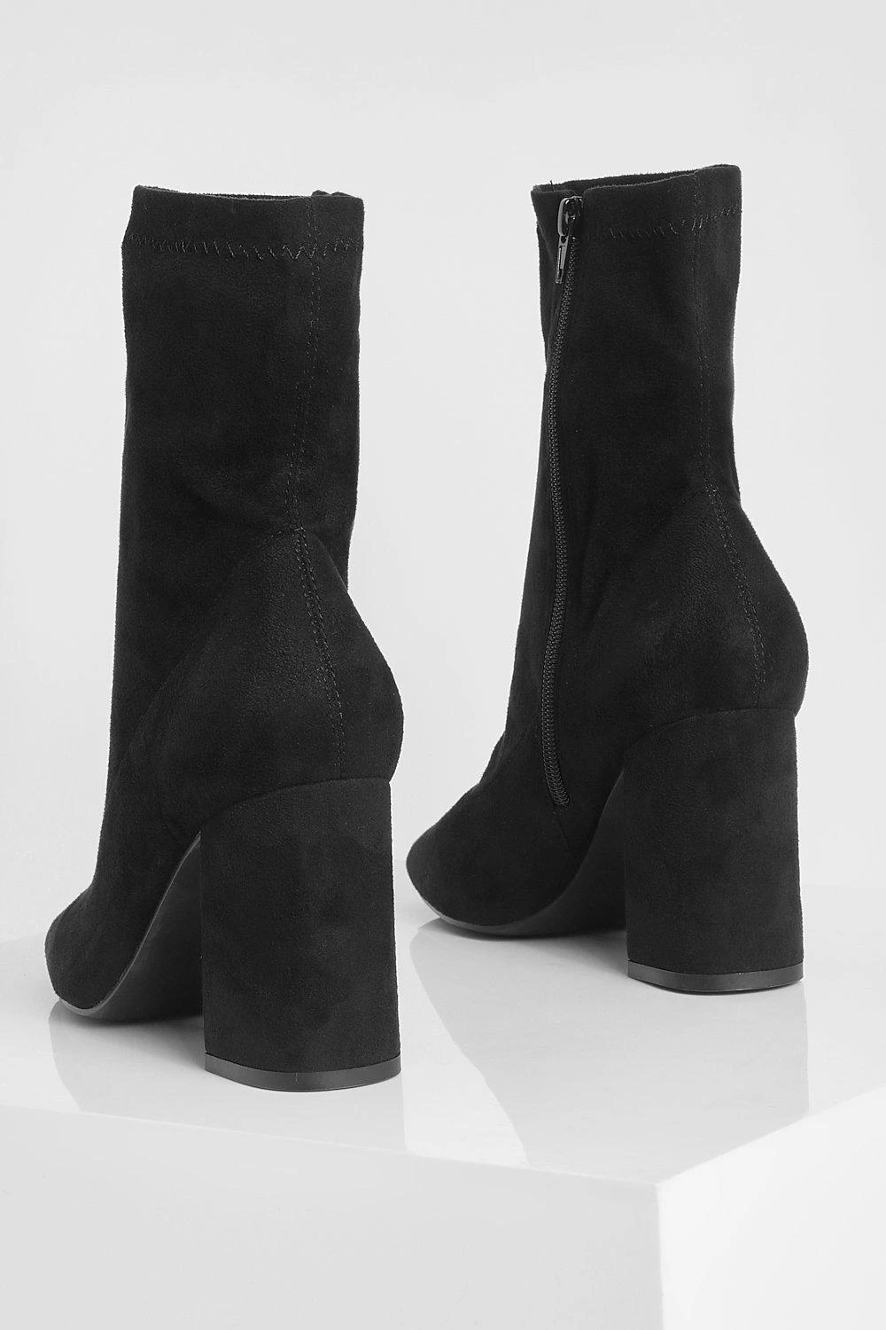 Breite Passform Eckige Stiefel Mit Blockabsatz 6 Breite Passform Eckige Stiefel Mit Blockabsatz – Bild 4