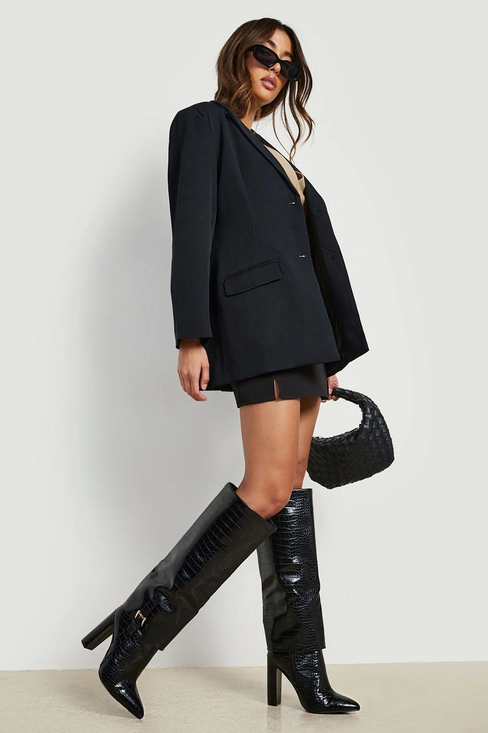 Breite Passform Spitze Kniehohe Stiefel Mit Schnallen-Detail 3 Breite Passform Spitze Kniehohe Stiefel Mit Schnallen-Detail