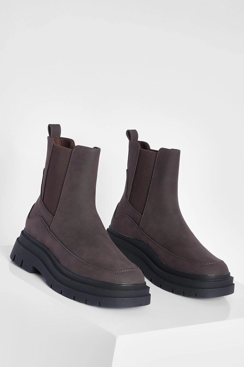 Chelsea-Stiefel Mit Klobiger Sohle 5 Chelsea-Stiefel Mit Klobiger Sohle – Bild 3