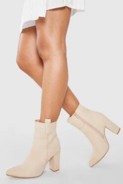 Stiefel Mit Blockabsatz Und Lasche