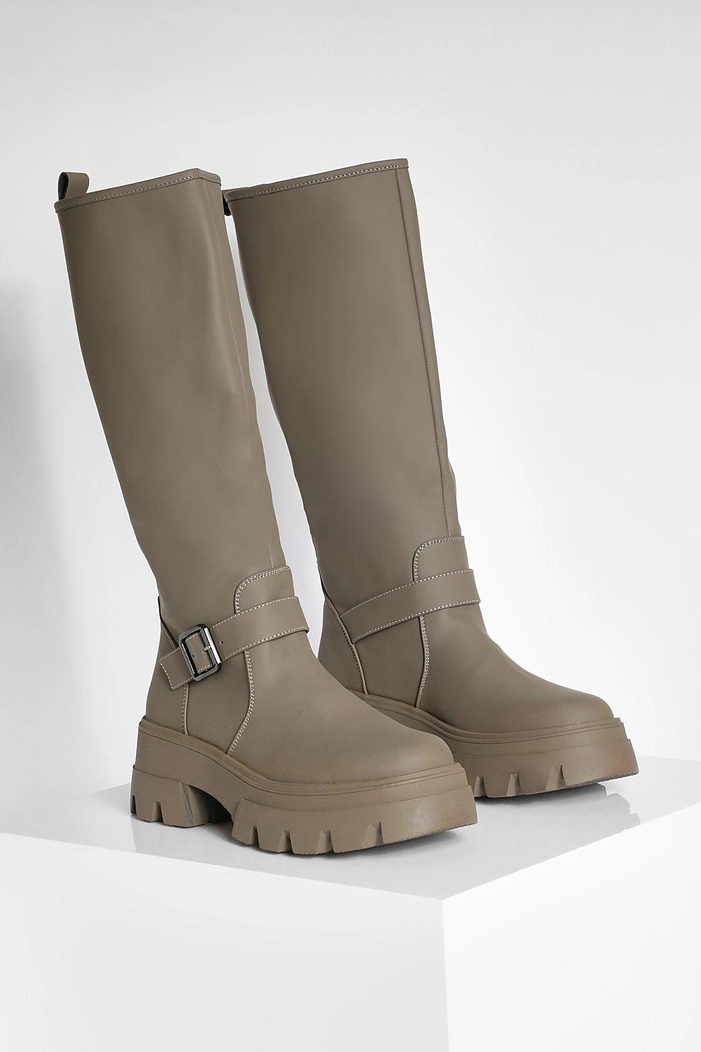 Klobige Kniehohe Stiefel Mit Schnalle 5 Klobige Kniehohe Stiefel Mit Schnalle – Bild 3