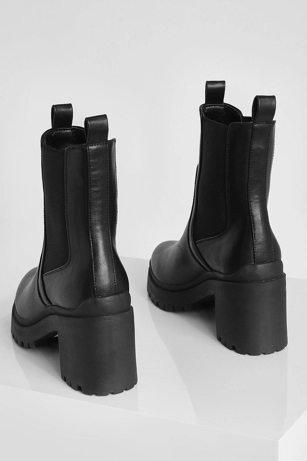 Chelsea-Stiefel Mit Naht-Detail Und Absatz 6 Chelsea-Stiefel Mit Naht-Detail Und Absatz – Bild 4