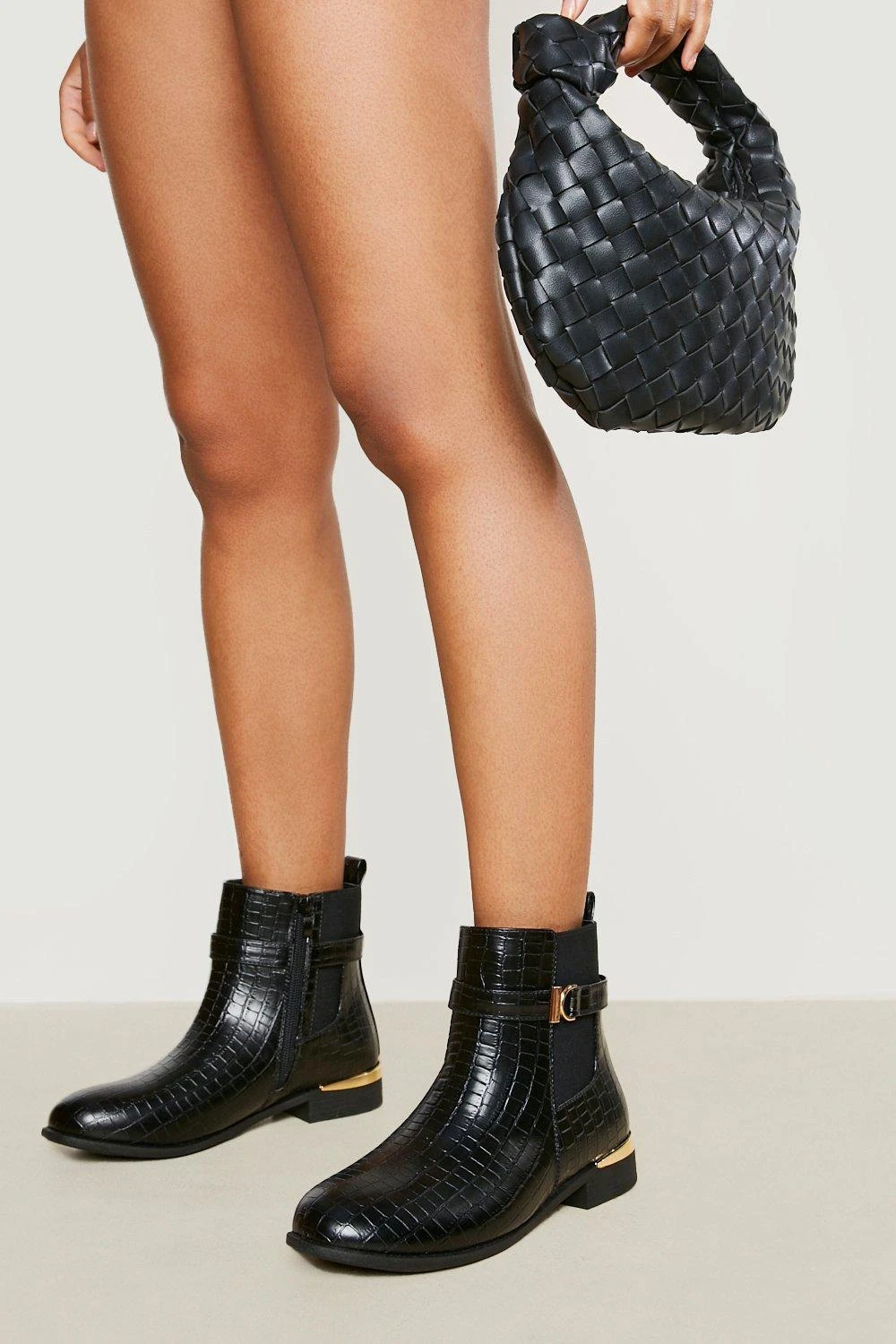 Breite Passform Kroko Chelsea-Stiefel Mit Detail 3 Breite Passform Kroko Chelsea-Stiefel Mit Detail