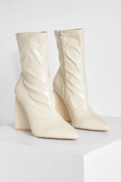 Breite Passform Stiefel In Knitteroptik Mit Dreieckigem Absatz -Nerf Verkäufe gzz20667 ecru xl 2