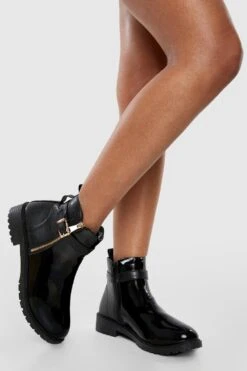 Breite Passform Stiefel Mit Schnalle Und Reißverschluss