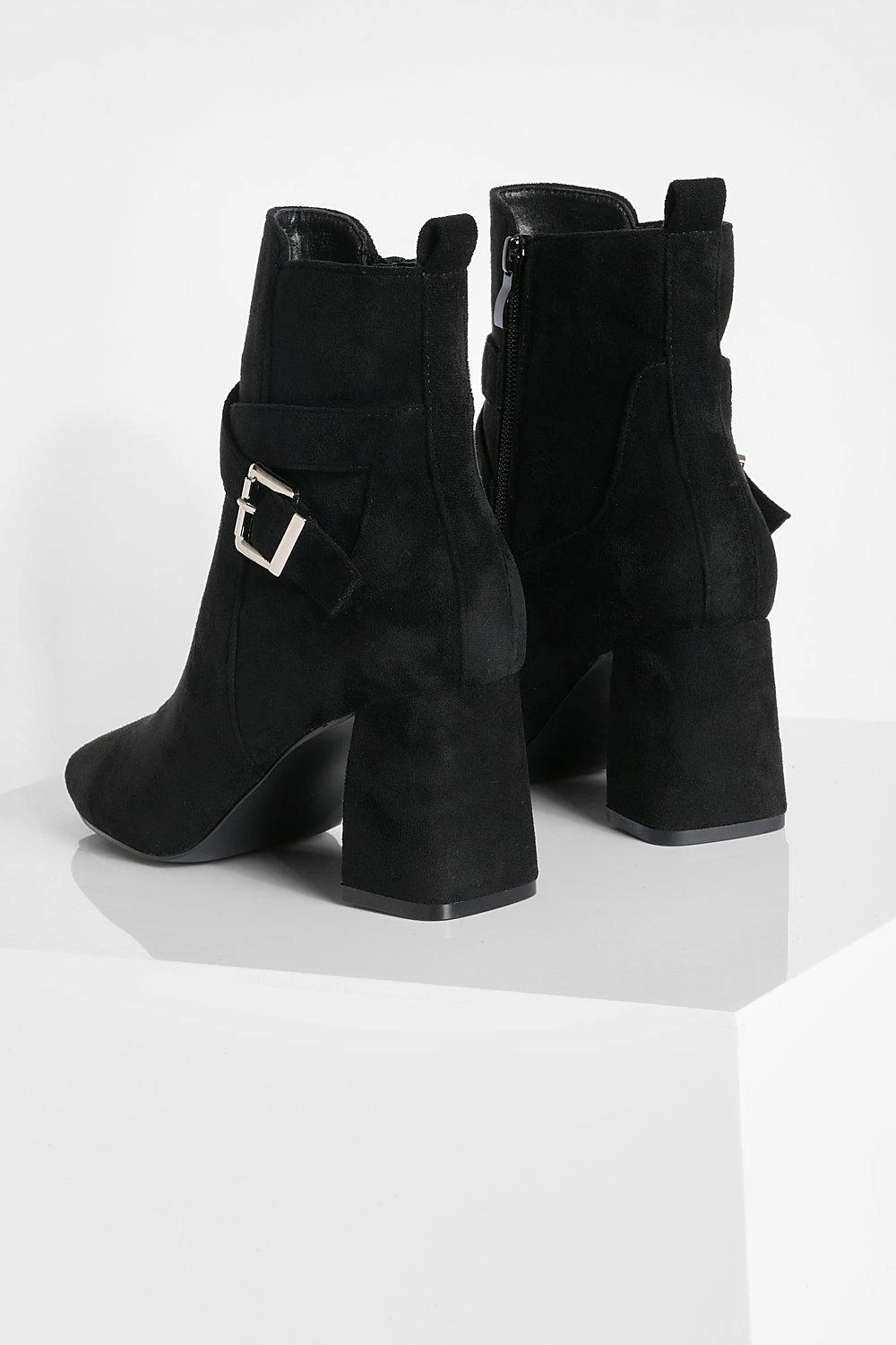 Stiefel Mit Blockabsatz Und Seitlicher Schnalle 6 Stiefel Mit Blockabsatz Und Seitlicher Schnalle – Bild 4