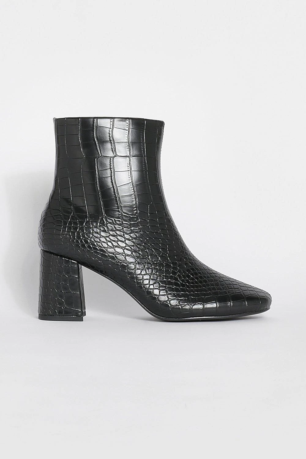 Eckige Socken-Stiefel Mit Blockabsatz 4 Eckige Socken-Stiefel Mit Blockabsatz – Bild 2