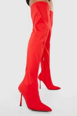 Kniehohe Stiletto-Stiefel Aus Stretch-Neopren