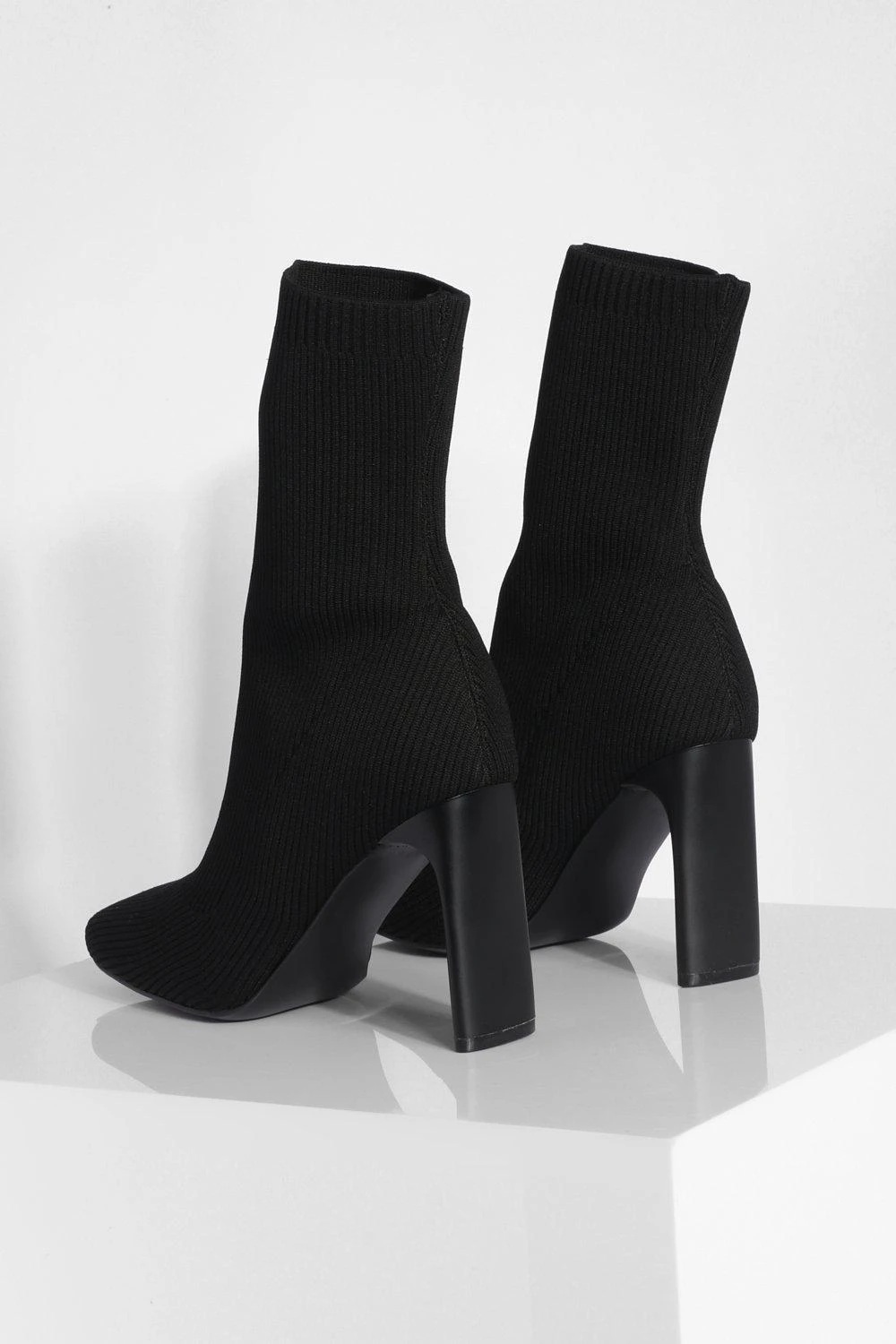 Breite Passform Eckige Socken-Stiefel 6 Breite Passform Eckige Socken-Stiefel – Bild 4