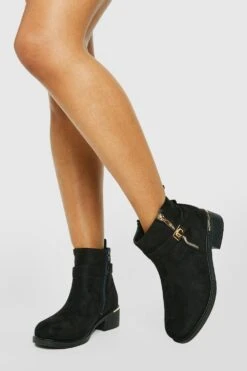 Breite Passform Chelsea-Stiefel Mit Reißverschluss-Detail Und Seitlicher Schnalle