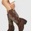 Breite Passform- Cowboy Western-Stiefel Mit Kontrast-Stickerei